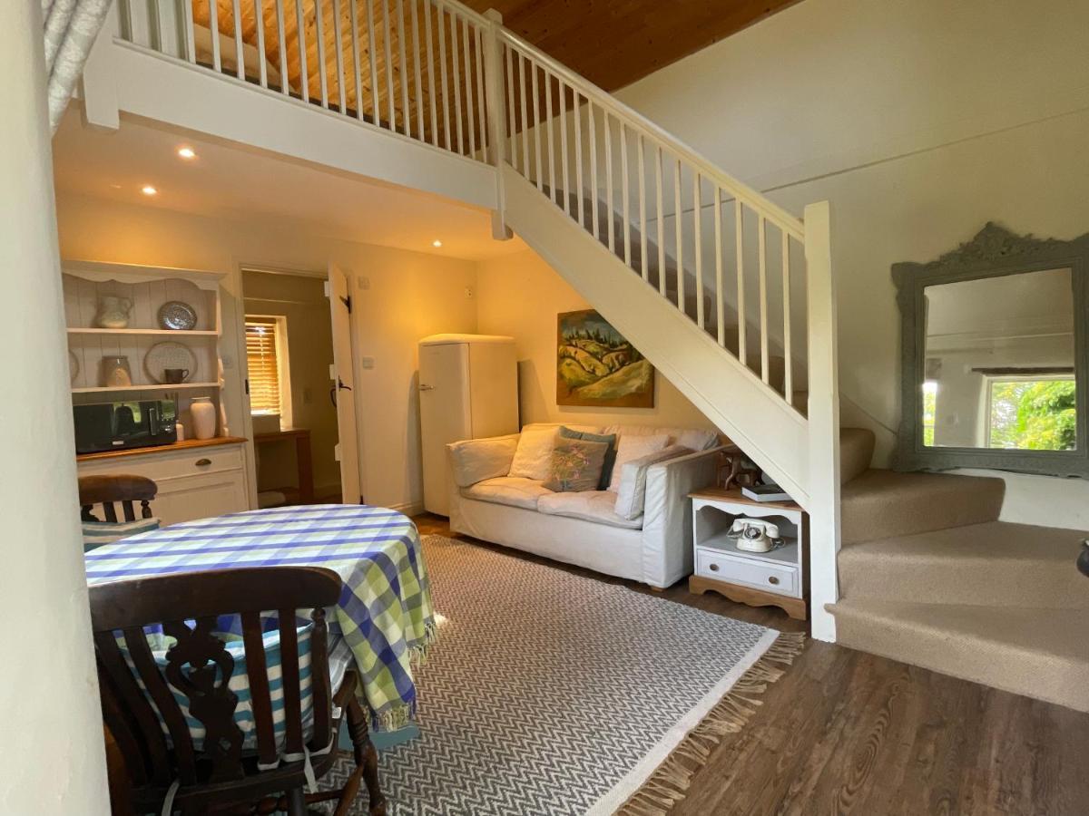 Отель Little Barn Buckland Newton Экстерьер фото