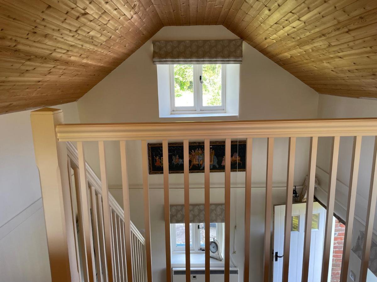 Отель Little Barn Buckland Newton Экстерьер фото